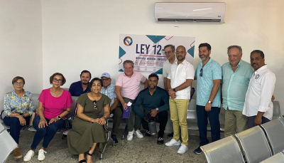 Pelotero Nelsón Cruz realiza visita a CCDF en Montecristi con empresarios; se interesa en la Ley 12-21